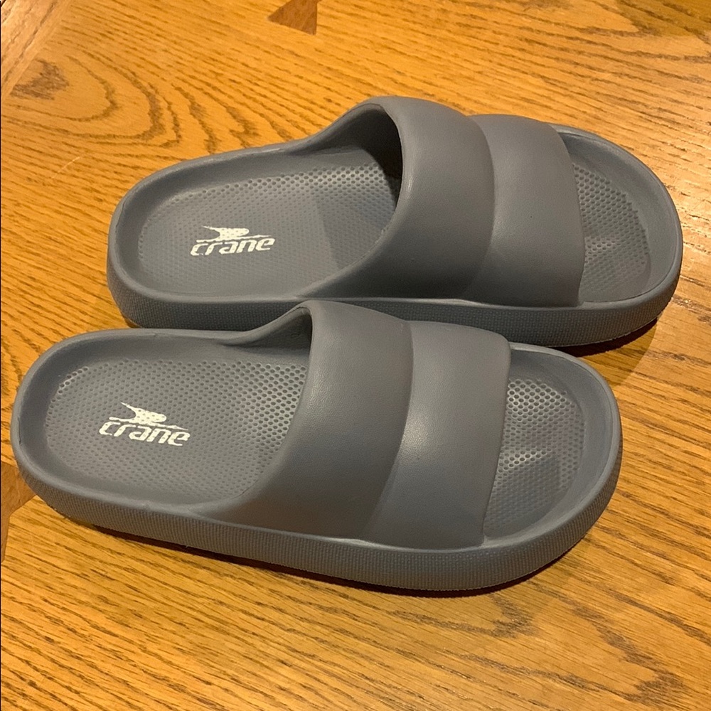 Crane Gray Women's Slide Sandals